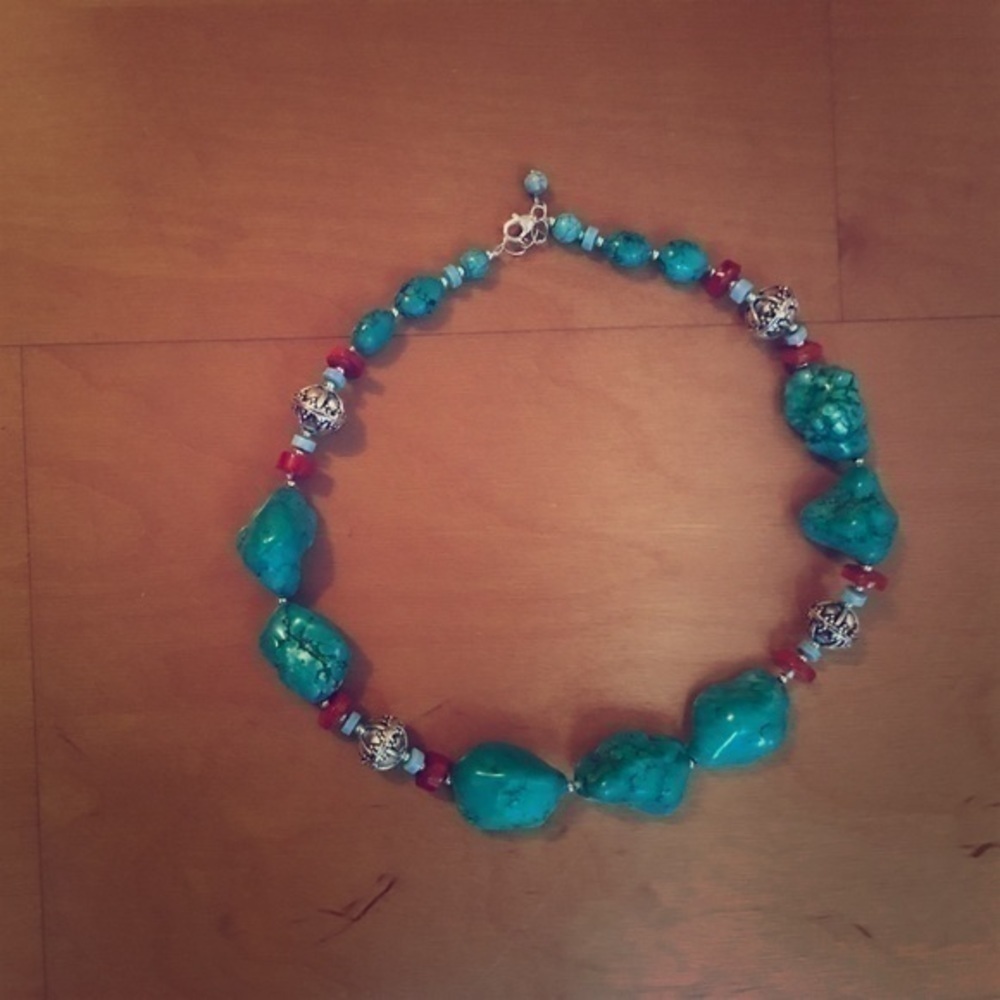 Blue‎ stone necklace